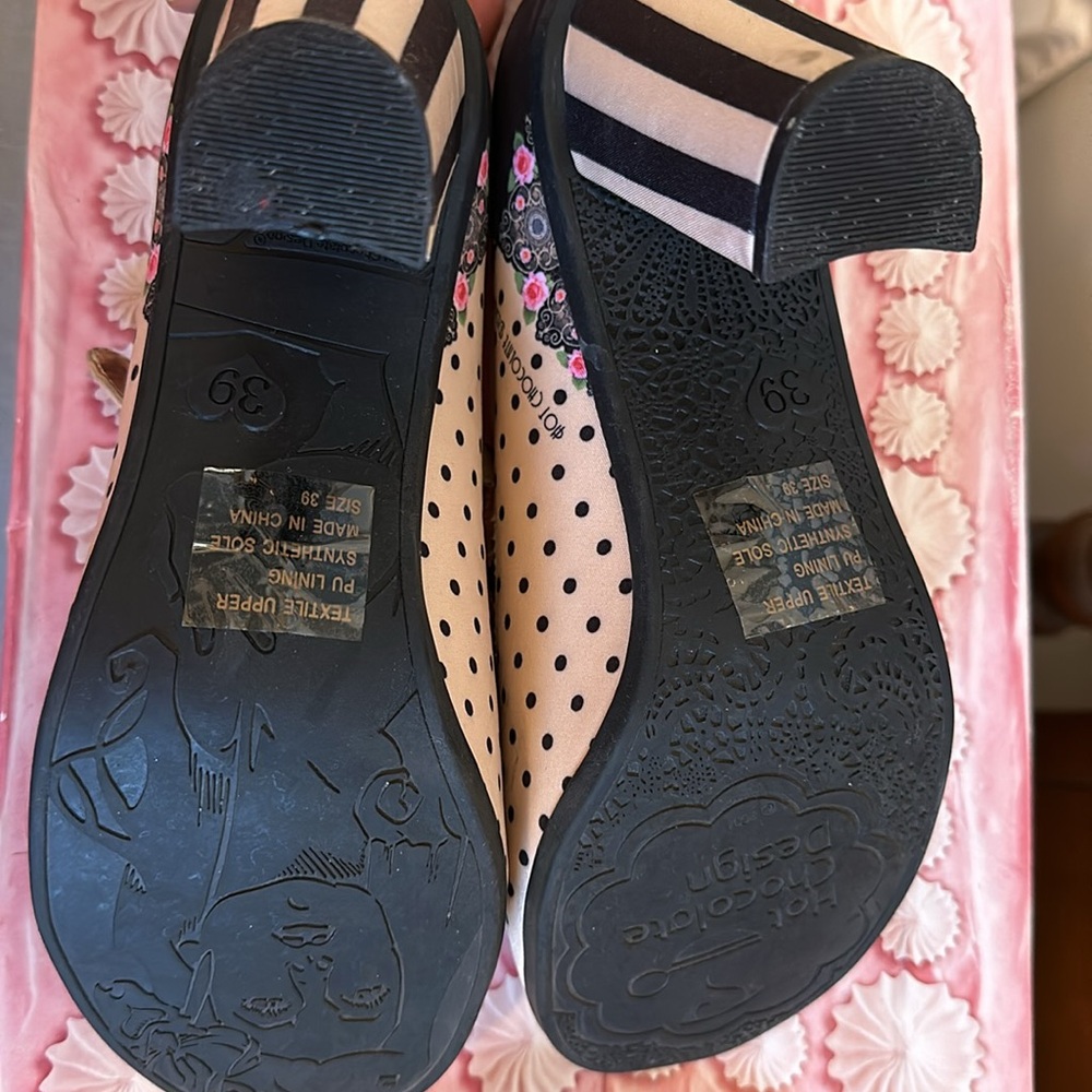 Polka Dot Floral Mary Jane Heels - Cream & Black - Picture 2 of 5